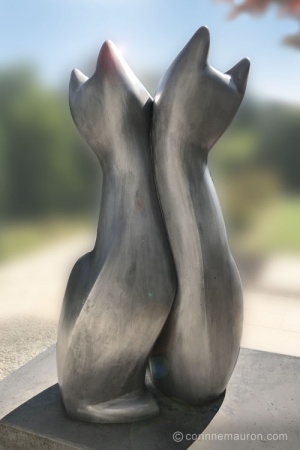 Sculpture de chats en aluminium, dos, couple