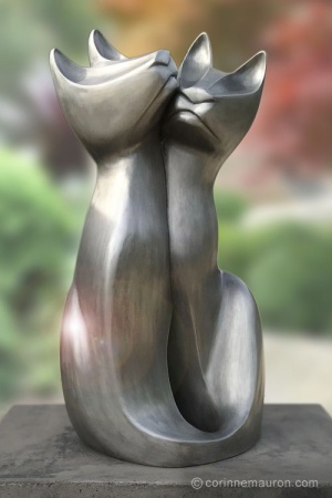 Sculpture de chats en aluminium, profil droit, couple